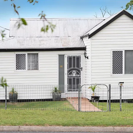 Quaint 2 Bedroom Fully Furnished Cottage Warwick Exterior photo