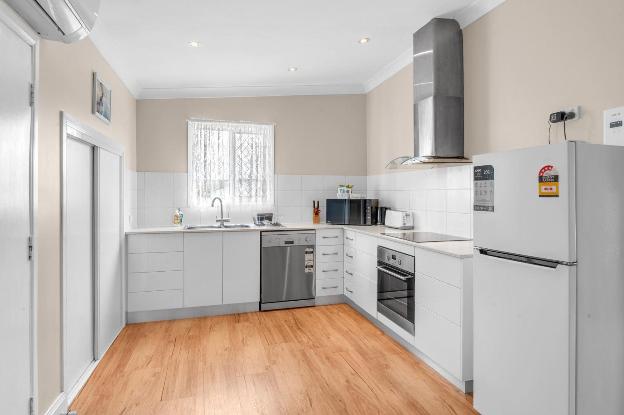Quaint 2 Bedroom Fully Furnished