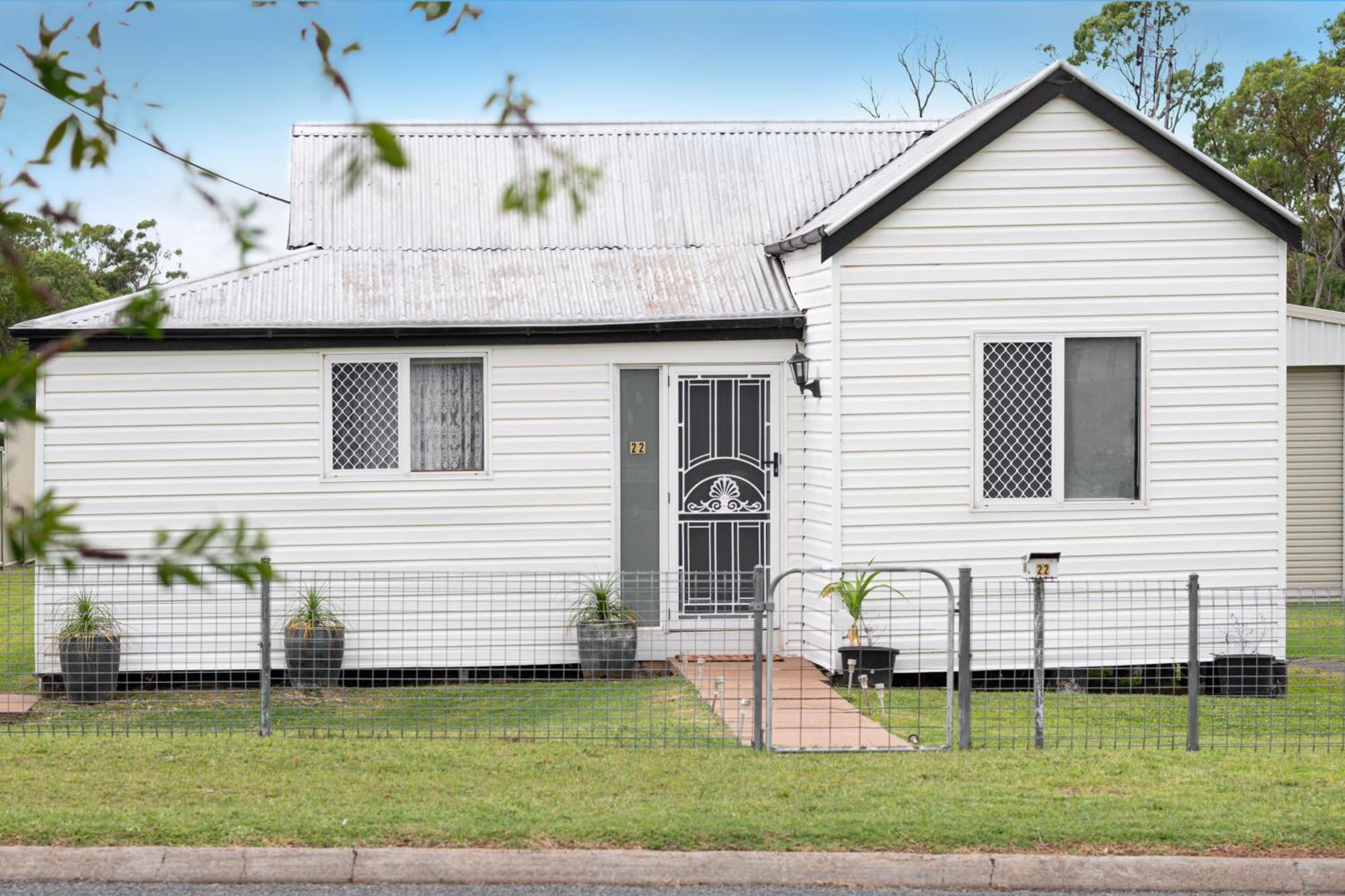 Quaint 2 Bedroom Fully Furnished